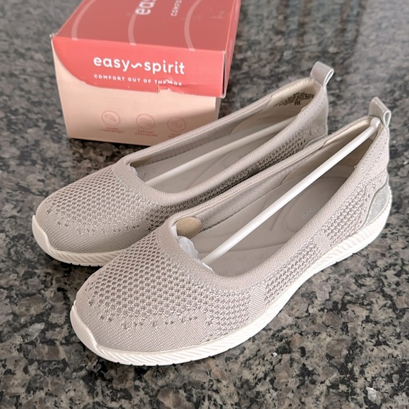 Easy Spirit Glitz2 lightweight walking flat NIB 8 - Picture 1 of 12